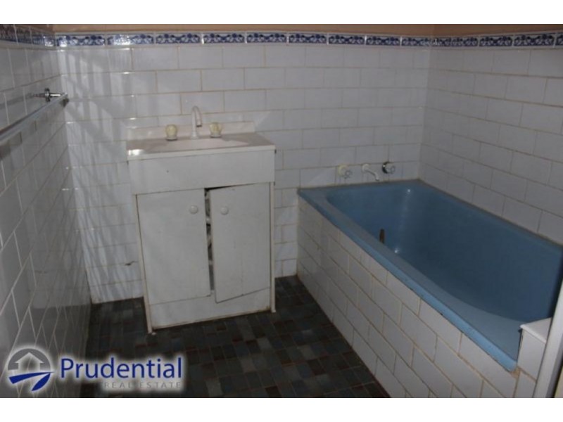 16 Moore Street, Campbelltown NSW 2560