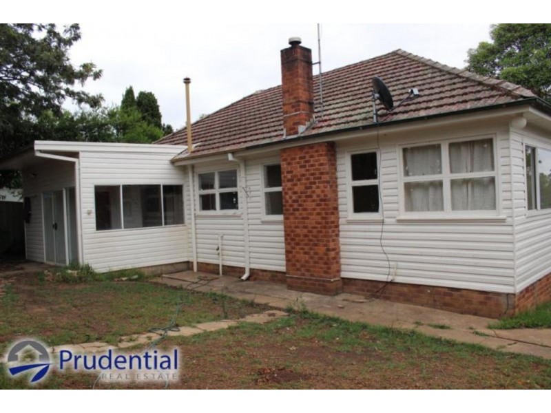 16 Moore Street, Campbelltown NSW 2560