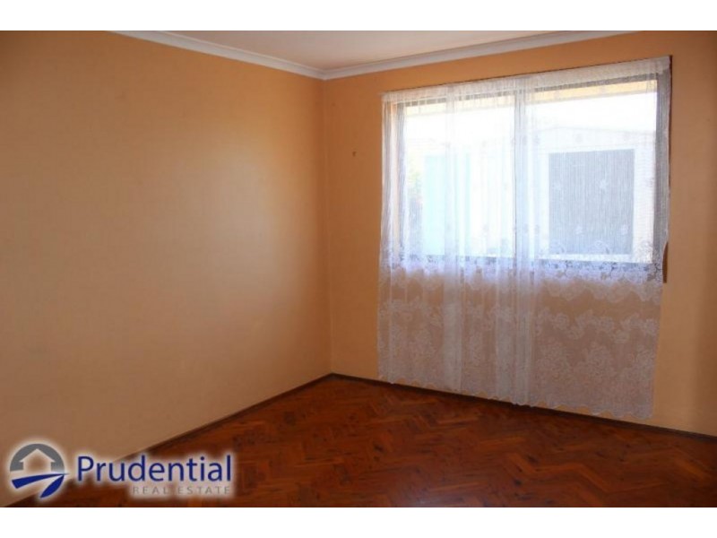 21a Hamlet Cres, Rosemeadow NSW 2560