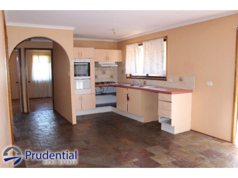 21a Hamlet Cres, Rosemeadow NSW 2560