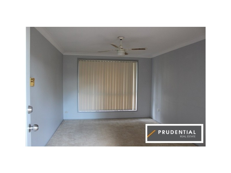 23 Saltpetre Cl, Eagle Vale NSW 2558