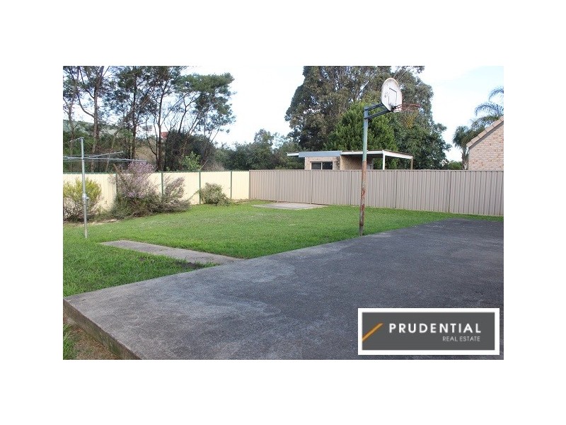 23 Saltpetre Cl, Eagle Vale NSW 2558