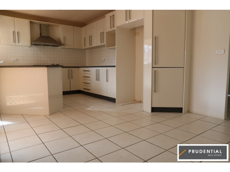 27 Parkholme Circuit, Englorie Park NSW 2560