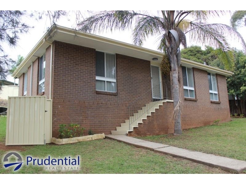 24 Holborn Street, Ambarvale NSW 2560