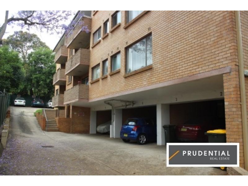 2/28 Moore Street, Campbelltown NSW 2560