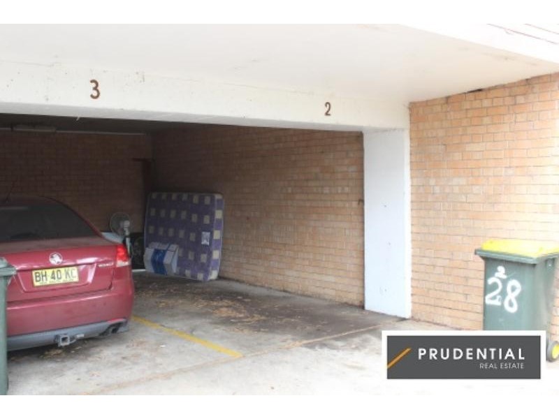 2/28 Moore Street, Campbelltown NSW 2560