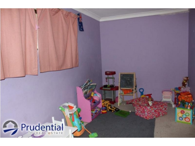 69 Akuna Avenue, Bradbury NSW 2560