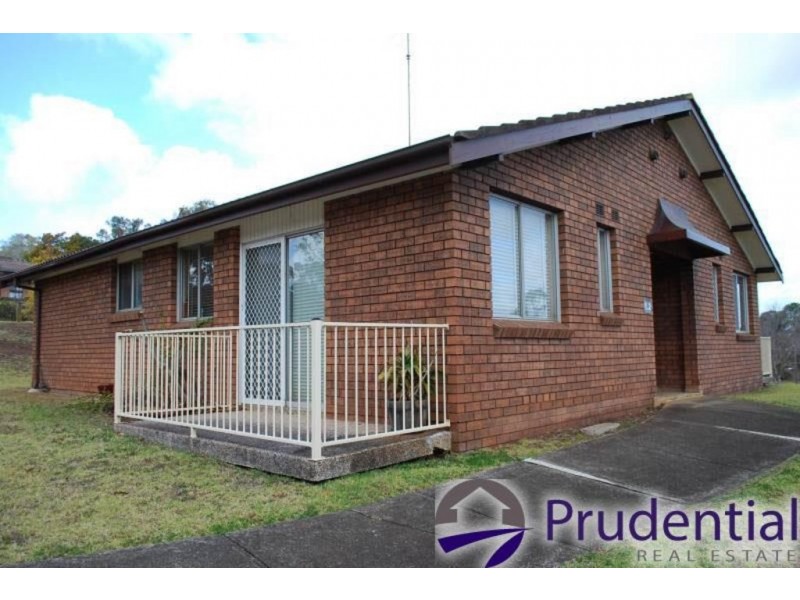 1/3 Lavina Place, Ambarvale NSW 2560