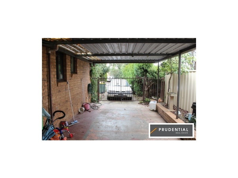 21 Hamlet Crescent, Rosemeadow NSW 2560