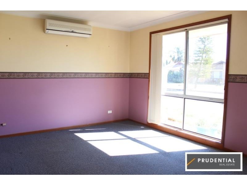 52 Adrian Street, Macquarie Fields NSW 2564