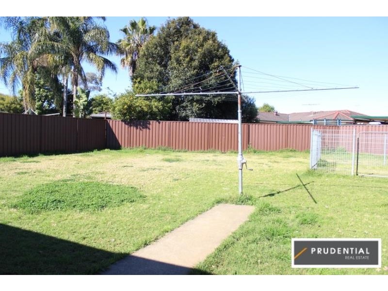 52 Adrian Street, Macquarie Fields NSW 2564