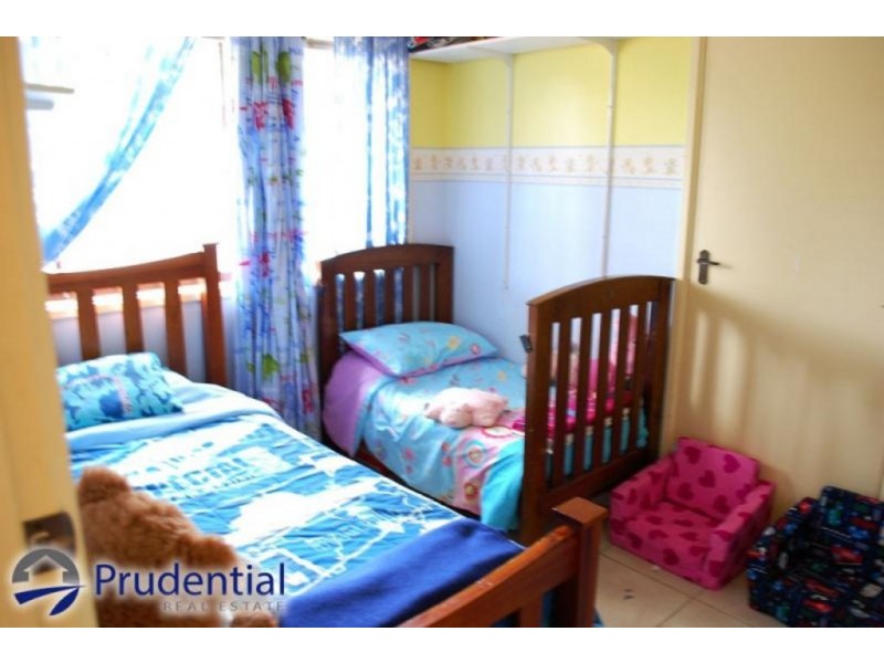 28 Romeo Crescent, Rosemeadow NSW 2560