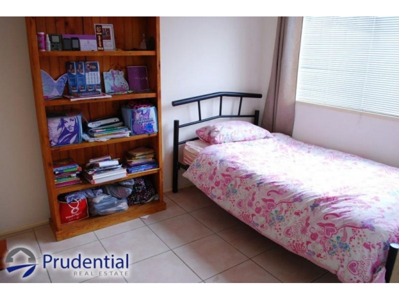 28 Romeo Crescent, Rosemeadow NSW 2560