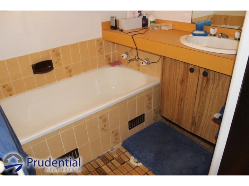 14 Agrippa Street, Rosemeadow NSW 2560