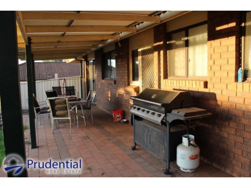 14 Agrippa Street, Rosemeadow NSW 2560