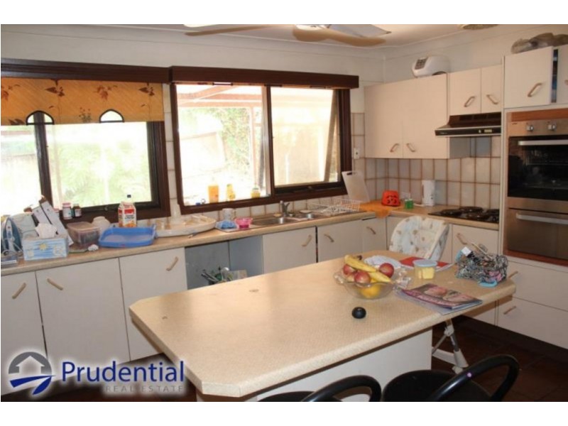 4 Bannockburn Ave, St Andrews NSW 2566