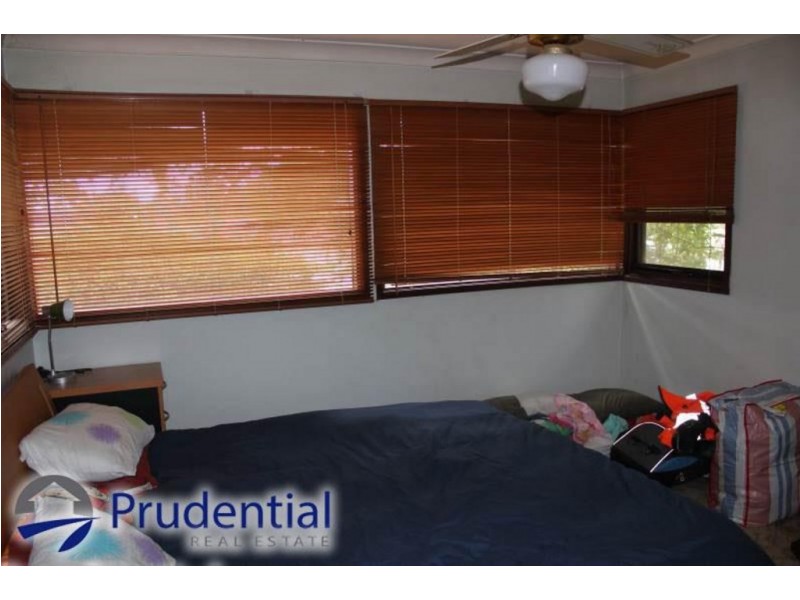 4 Bannockburn Ave, St Andrews NSW 2566