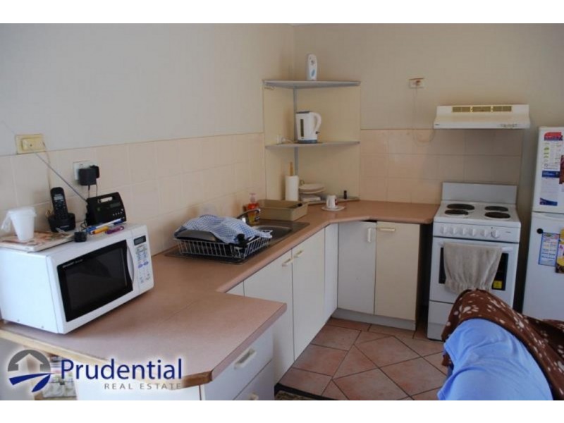 8b Elliott Place, St Helens Park NSW 2560