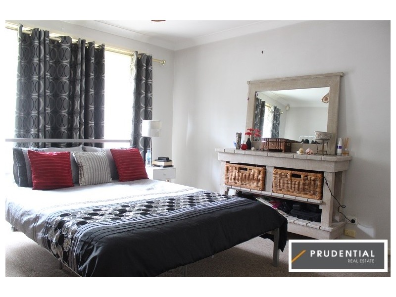 30 Debenham Ave, Leumeah NSW 2560