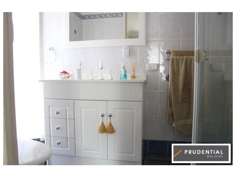 30 Debenham Ave, Leumeah NSW 2560