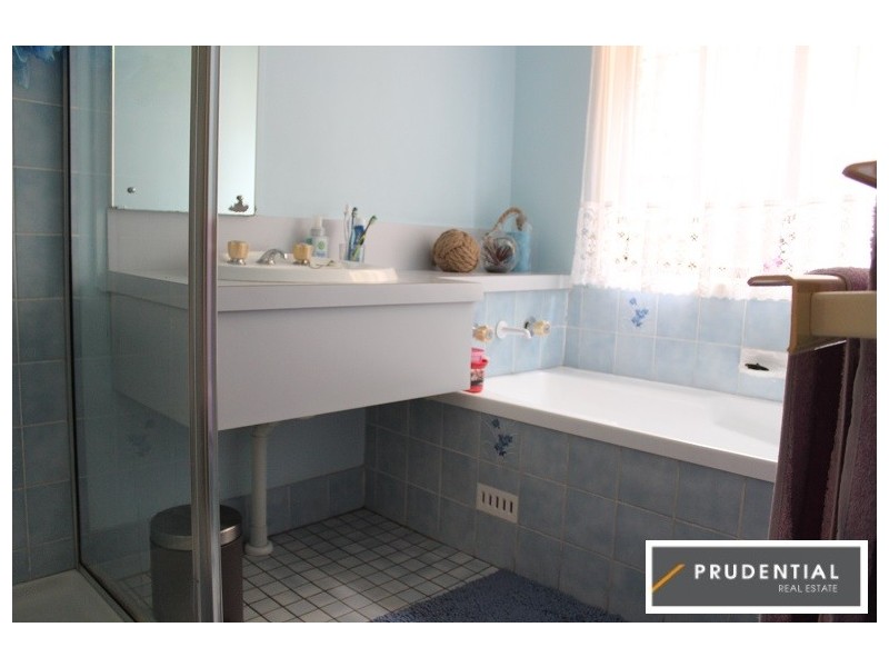 30 Debenham Ave, Leumeah NSW 2560