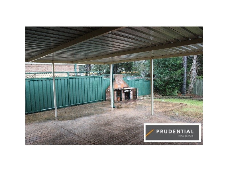14 Spence Place, St Helens Park NSW 2560