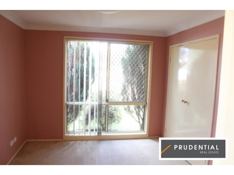 30 Pyramus Circuit, Rosemeadow NSW 2560