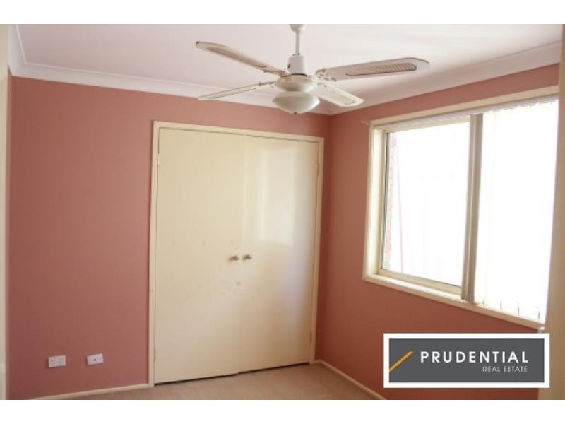 30 Pyramus Circuit, Rosemeadow NSW 2560