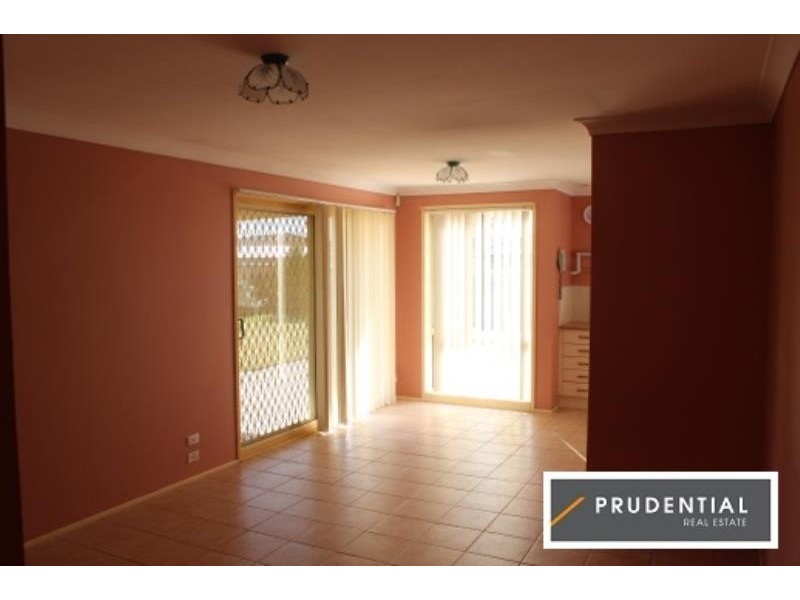 30 Pyramus Circuit, Rosemeadow NSW 2560