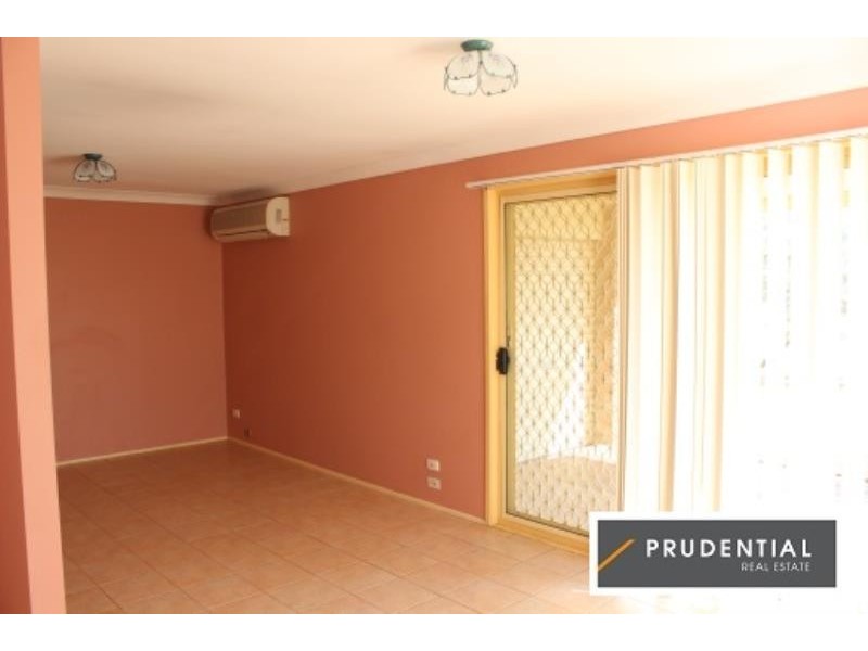 30 Pyramus Circuit, Rosemeadow NSW 2560