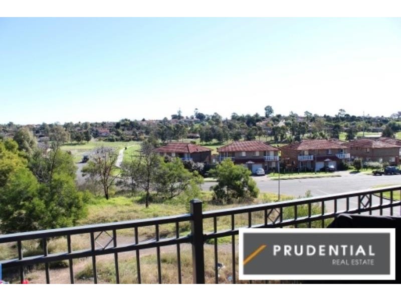 15/41 Woodhouse Drive, Ambarvale NSW 2560