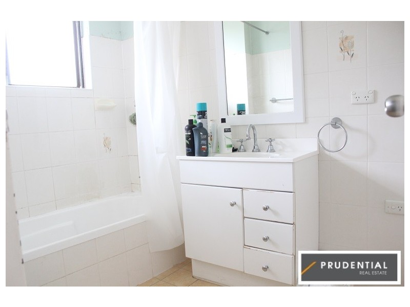 8/18 Sturt Street, Campbelltown NSW 2560