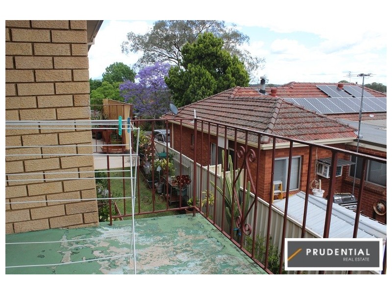 8/18 Sturt Street, Campbelltown NSW 2560