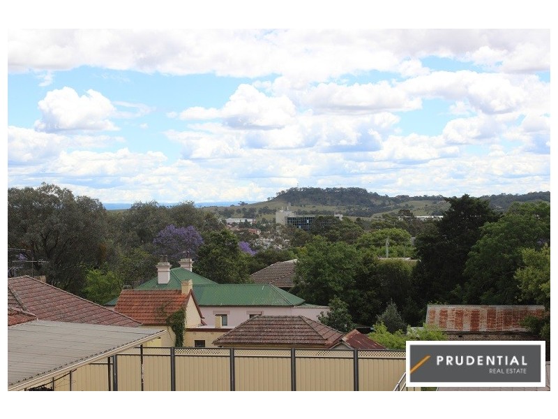 8/18 Sturt Street, Campbelltown NSW 2560