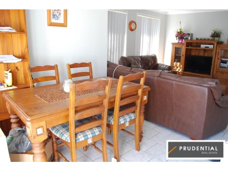 2/2 Skyfarmer Crescent, Raby NSW 2566