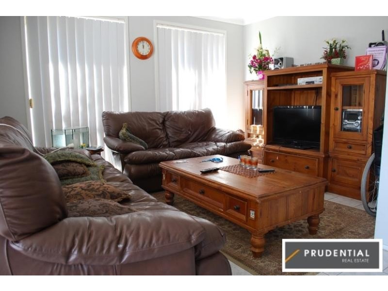 2/2 Skyfarmer Crescent, Raby NSW 2566