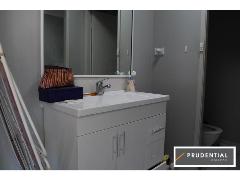 2/2 Skyfarmer Crescent, Raby NSW 2566