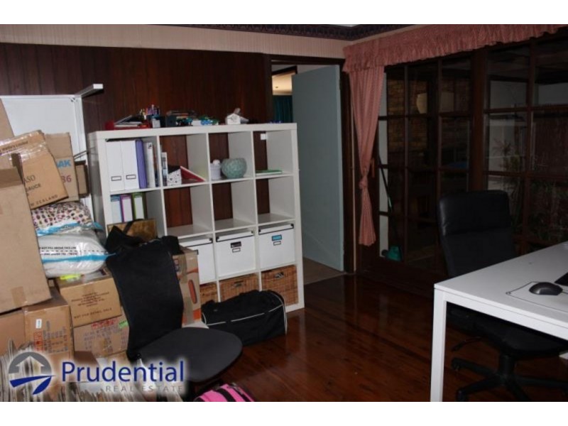 16 Omaru Crescent, Bradbury NSW 2560