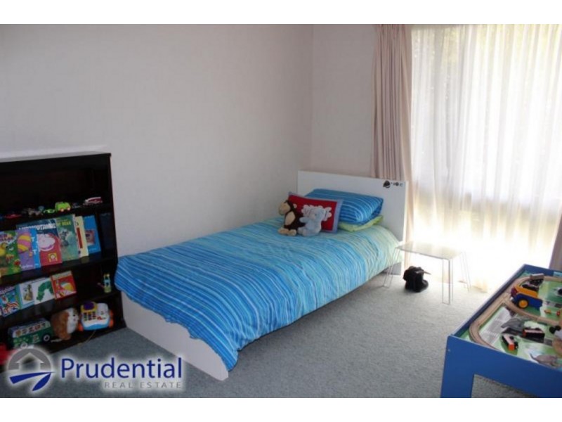 16 Omaru Crescent, Bradbury NSW 2560