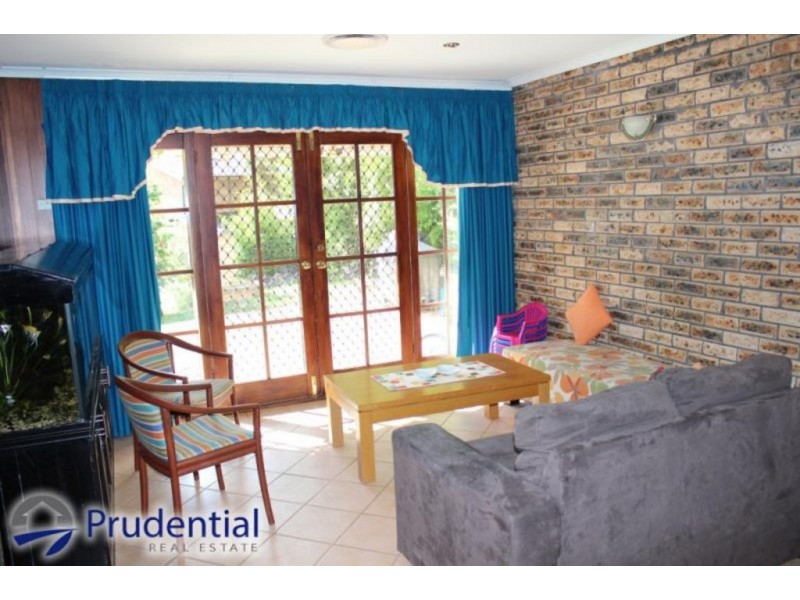 16 Omaru Crescent, Bradbury NSW 2560