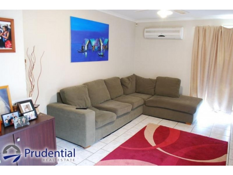 34 Romeo Crescent, Rosemeadow NSW 2560