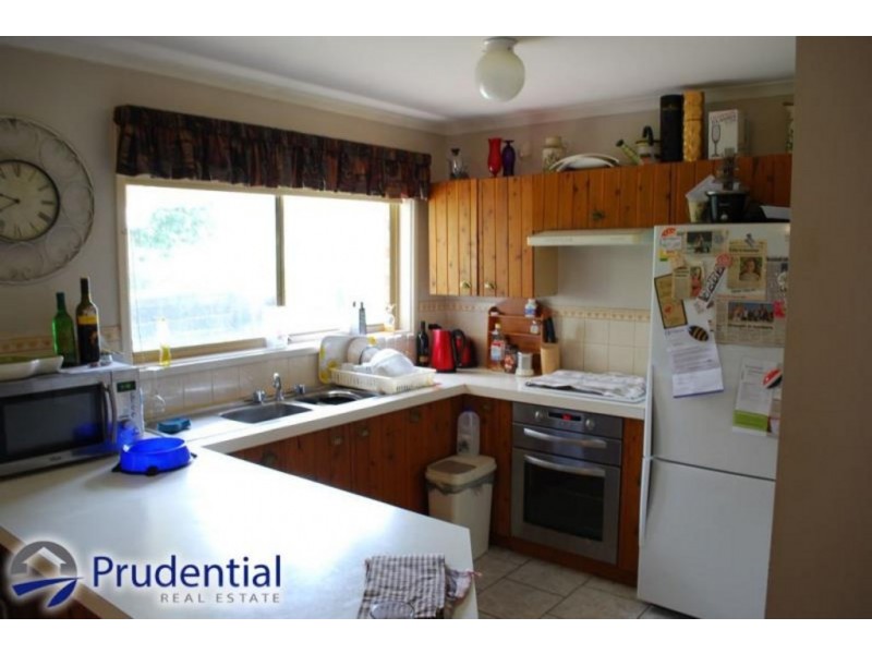 34 Romeo Crescent, Rosemeadow NSW 2560