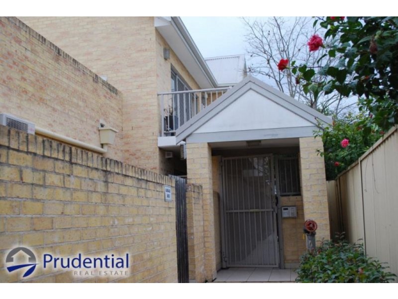 1/13 Chamberlain Street, Campbelltown NSW 2560