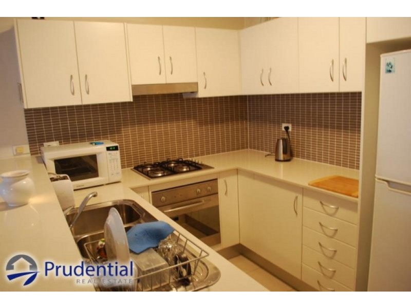 1/13 Chamberlain Street, Campbelltown NSW 2560