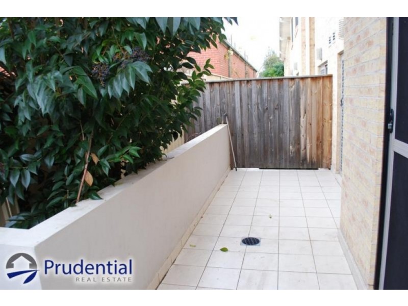 1/13 Chamberlain Street, Campbelltown NSW 2560