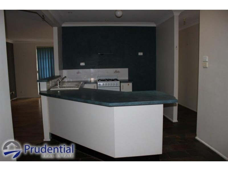 10 Quinion Place, Ambarvale NSW 2560