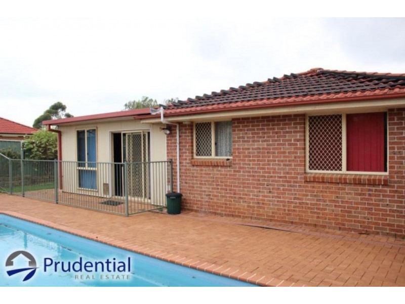 10 Quinion Place, Ambarvale NSW 2560