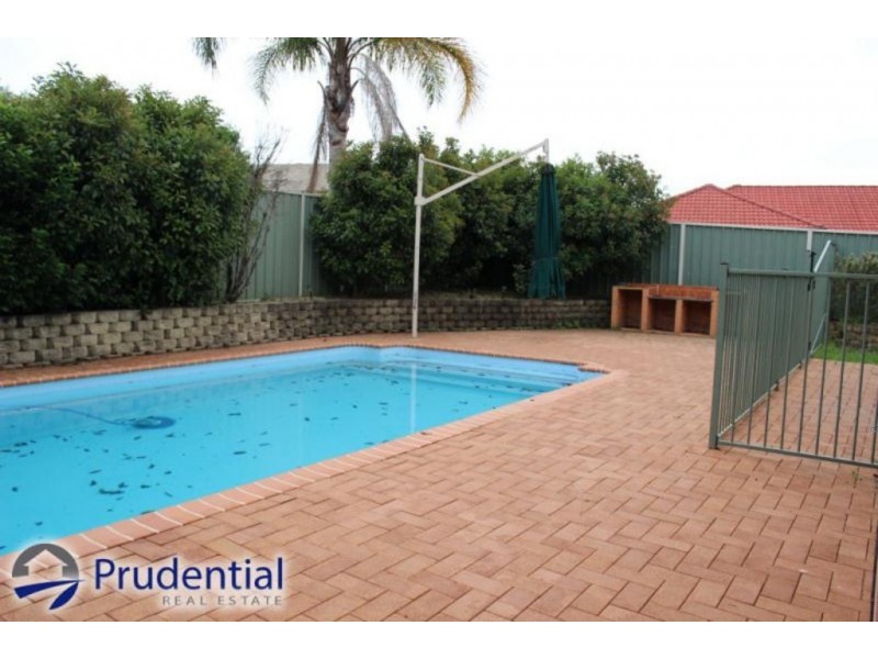 10 Quinion Place, Ambarvale NSW 2560