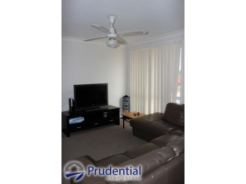 14 Carbasse Crescent, St Helens Park NSW 2560