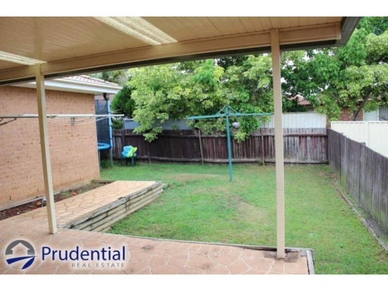 14 Carbasse Crescent, St Helens Park NSW 2560